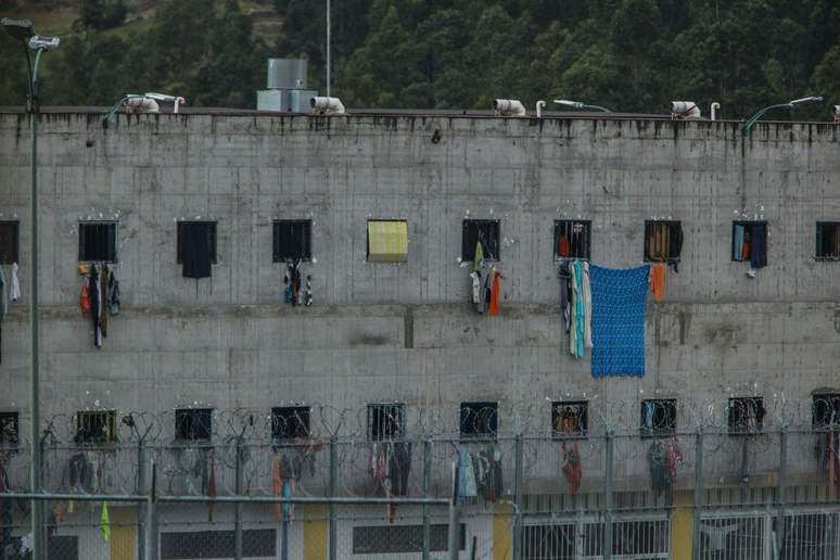 Facções equatorianas operam das prisões