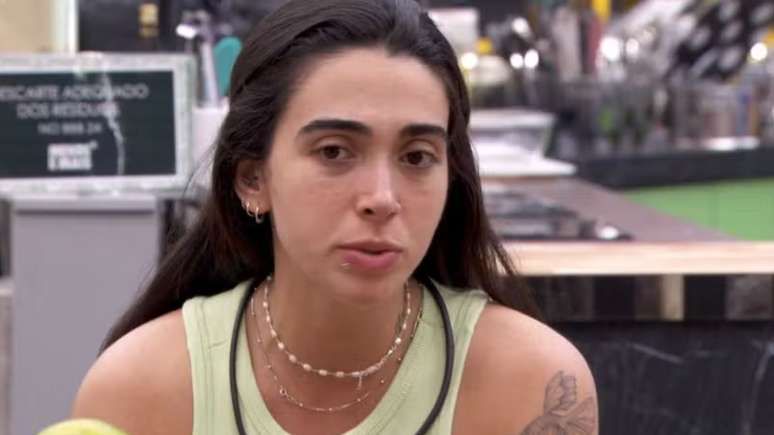 BBB Giovanna revela interesse em brother mas faz confissão Ele tava quase