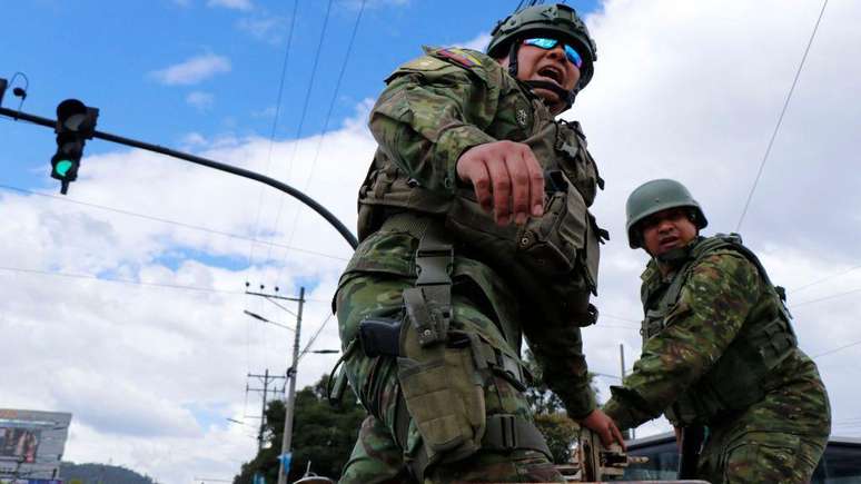 Soldados no Equador