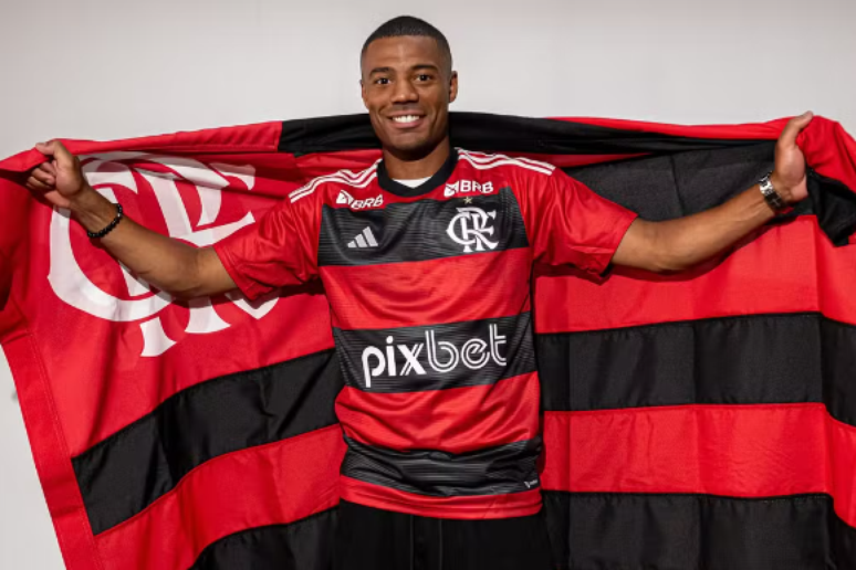 De La Cruz com a bandeira do Flamengo 