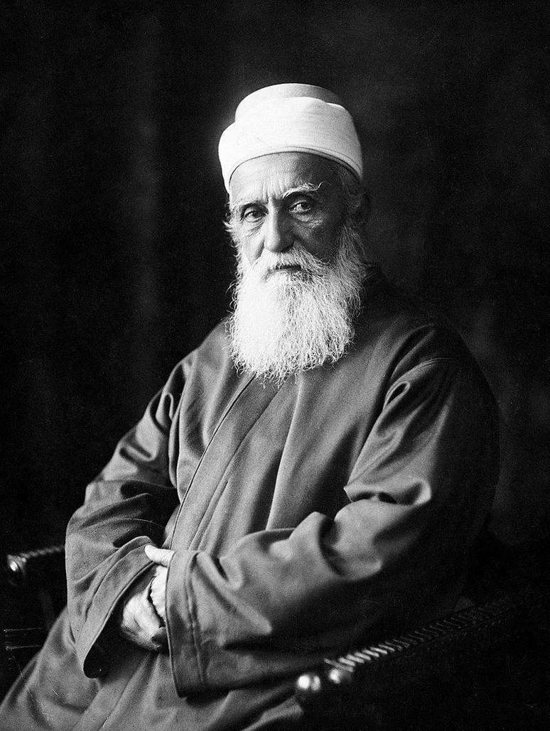'Abdu'l-Bah&aacute; foi o filho mais velho de Bah&aacute;'u'll&aacute;h, o profeta fundador da F&eacute; Bah&aacute;'&iacute;