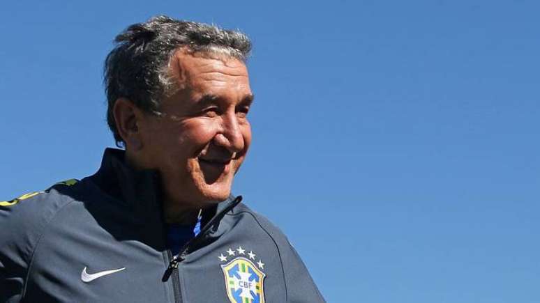 Carlos Alberto Parreira faz tratamento contra câncer no sistema linfático