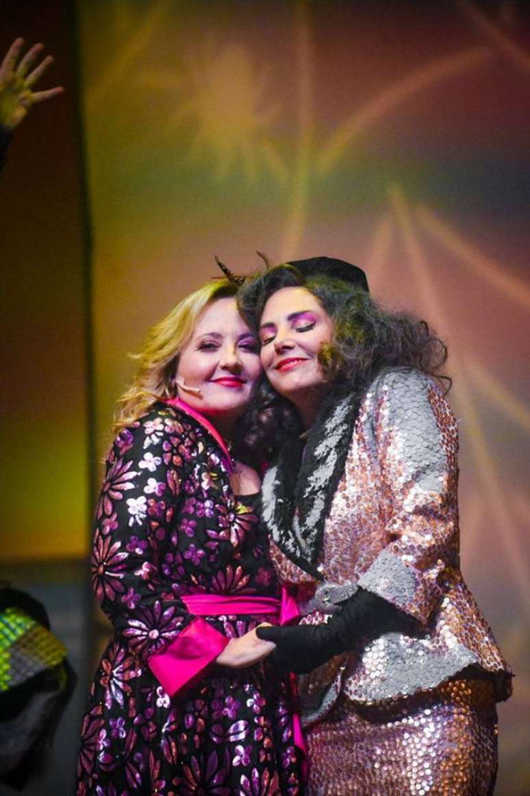 Cl&aacute;udia Netto e Helo&iacute;sa P&eacute;riss&eacute; em 'D.P.A. A Pe&ccedil;a 2'.