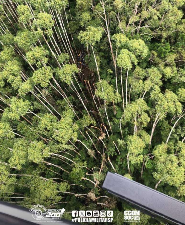 Helicóptero que desapareceu em viagem para o litoral norte de SP é localizado após 12 dias de buscas.