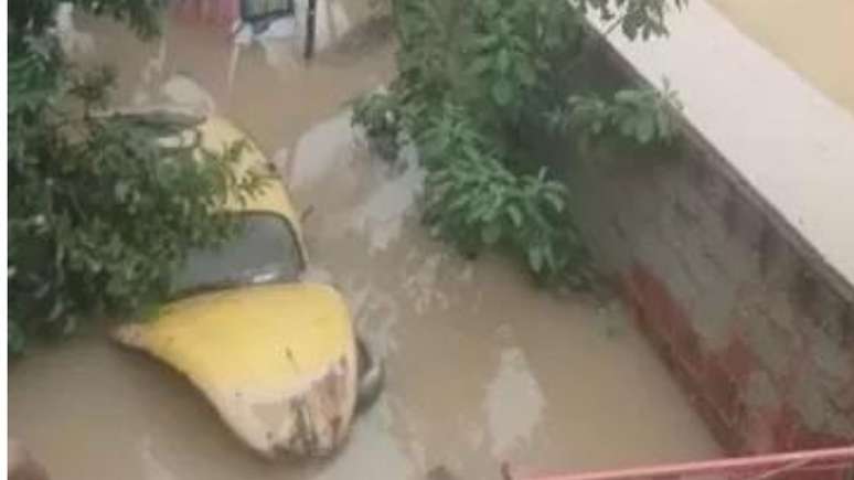 Forte chuva causa alagamentos no RJ