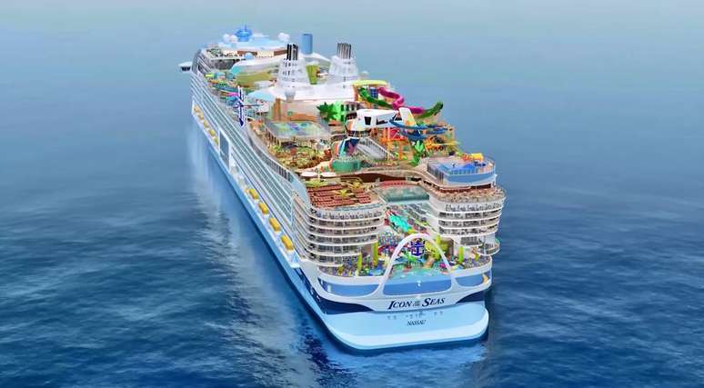 The crew of the largest cruise in the world dies falling into the sea in the Bahamas
