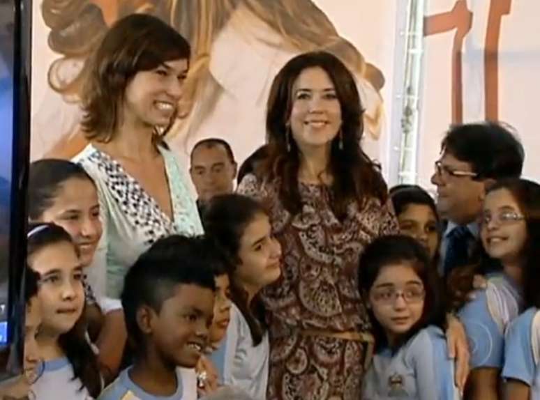 Em instituição do Rio, Mary interagiu com estudantes e a apresentadora Maria Paula