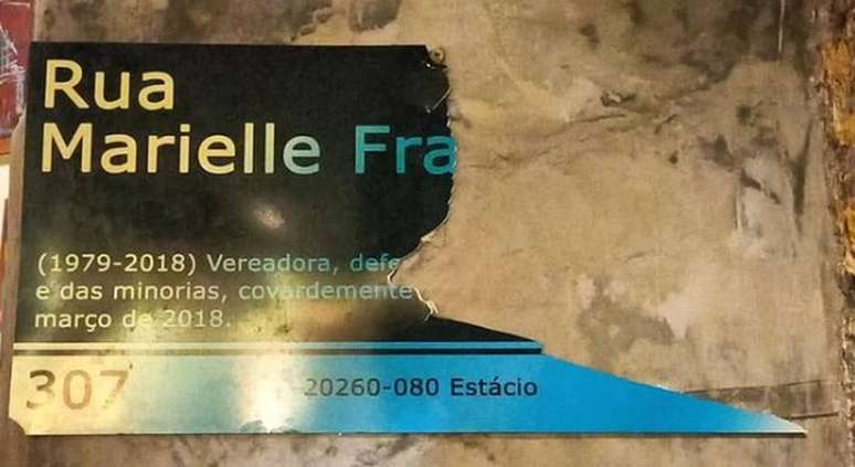 Placa com nome da vereadora do Rio Marielle Franco, executada em 2018, foi destruída em bar no centro da capital carioca