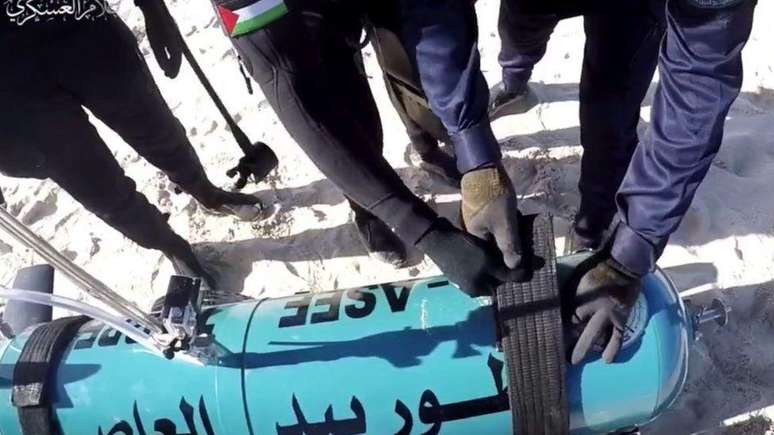 As Brigadas al-Qassam tamb&eacute;m publicaram este v&iacute;deo em outubro de 2023 mostrando o torpedo 'Al Asef'