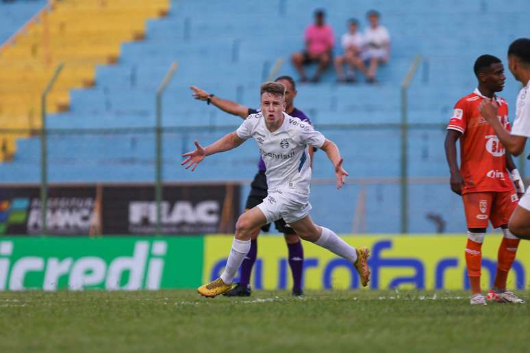 Grêmio faz história na Copa São Paulo com vitória emocionante de virada sobre o Coimbra!