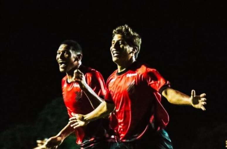 Clássico explosivo definirá o futuro na Copa SP: Athletico e Grêmio duelam em jogo de tirar o fôlego!