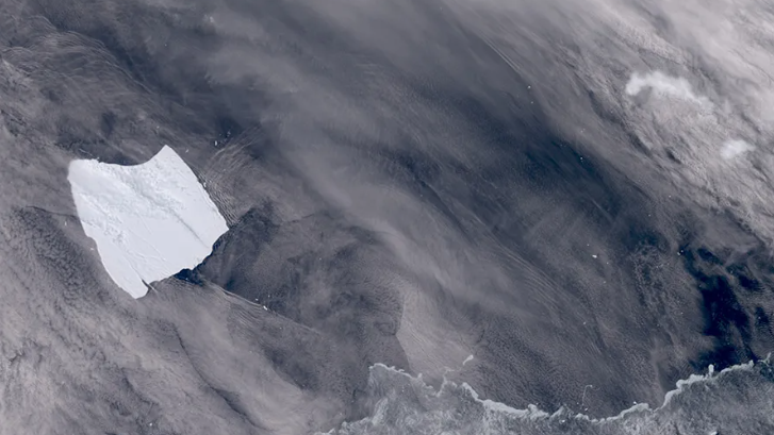 Foto do espaço: A23a fica a cerca de 200 km a oeste das Ilhas Órcades do Sul, nesta imagem parcialmente coberta por nuvens