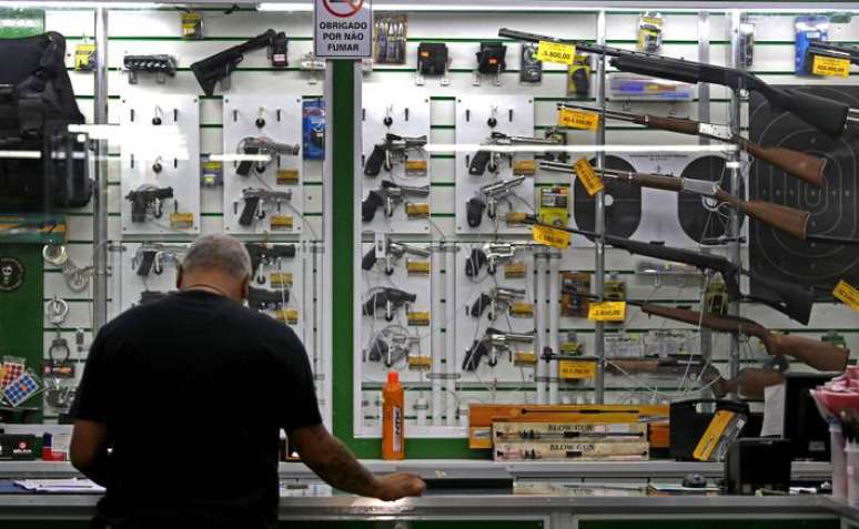 TSE repete 2022 e deve voltar a proibir o transporte de armas e munições por colecionadores, atiradores e caçadores (CACs) no dia das eleições municipais de outubro