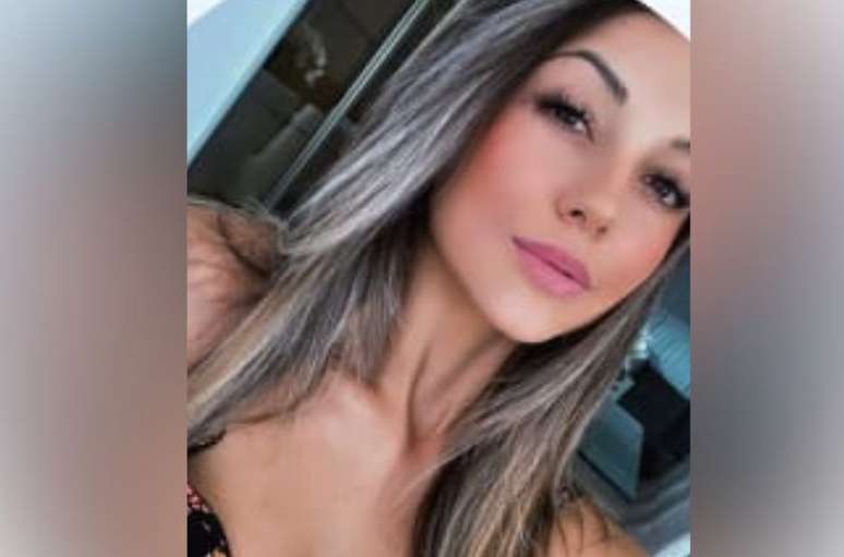 Eduarda Gorgik, de 24 anos, e o marido foram encontrados mortos dentro do apartamento. 