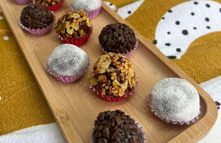 Aprenda a receita de brigadeiro de açaí