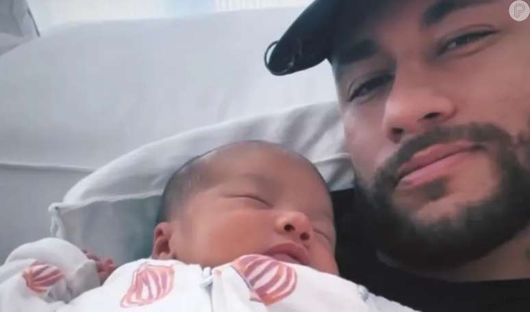 Neymar shares a cute moment with Mavie and the girl’s luxurious look attracts attention