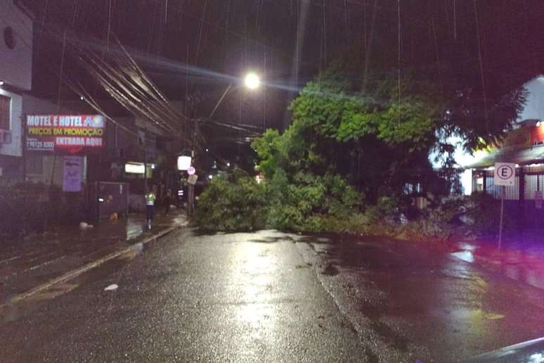 Hospitais do Rio Grande do Sul tiveram alagamentos, falta de energia elétrica e destelhamento devido à chuva