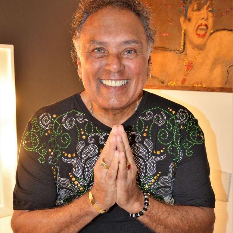 Paulinho Mocidade tem 63 anos e é o compositor de hits do carnaval carioca