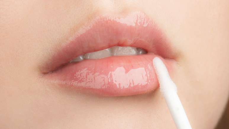 Veja dicas poderosas para manter os lábios hidratados no verão!