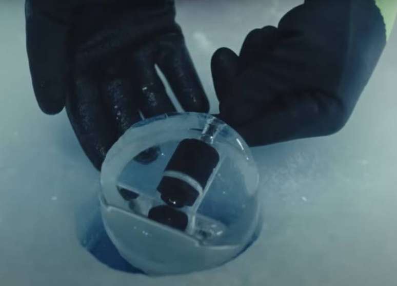 Fabricante sueca realiza experimento com c&acirc;mera congelada em rinque de h&oacute;quei e mostra &acirc;ngulo imposs&iacute;vel Caixa