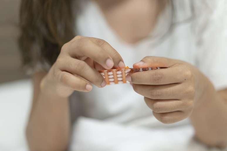 The girl doesn’t trust contraceptives;  what to do?