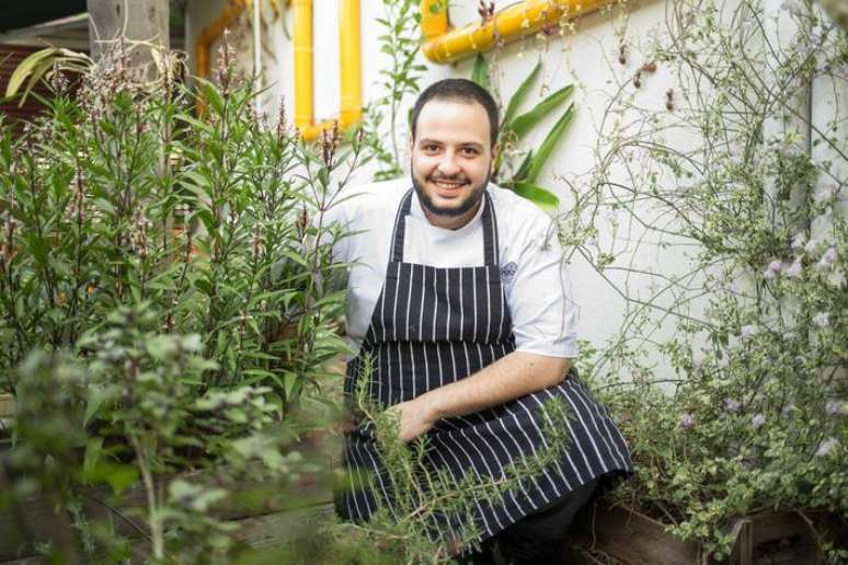 O chef Victor Dimitrow no restaurante Pet&iacute;.