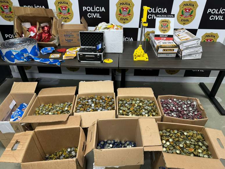 Polícia Civil prendeu em flagrante 31 pessoas, suspeitas de falsificarem garrafas de cerveja 