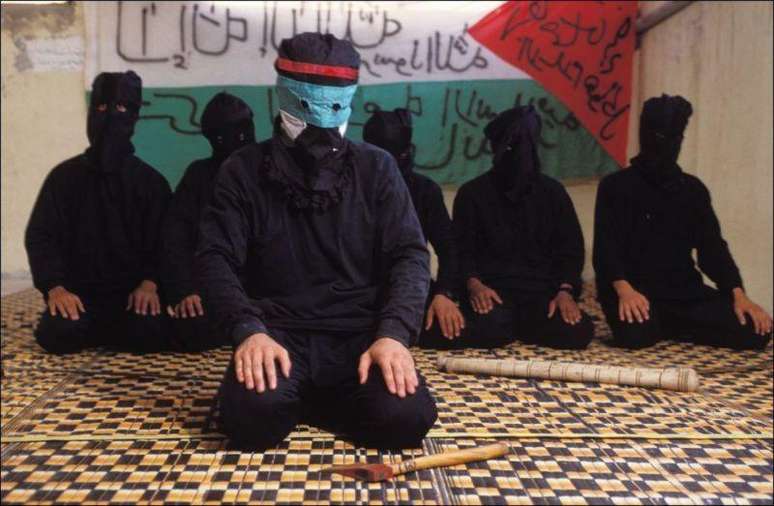 Homens do Hamas em Gaza, 1992. A decis&atilde;o de criar o Hamas surgiu depois de a Irmandade Mu&ccedil;ulmana ter grandes desafios