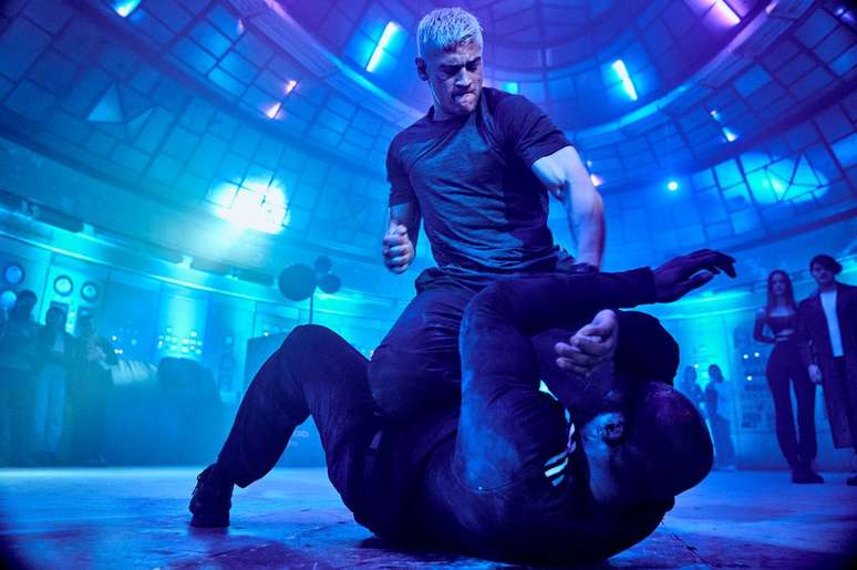 Octavio isn't afraid of getting beaten up in 60 Minutes (Image: Disclosure/Netflix)
