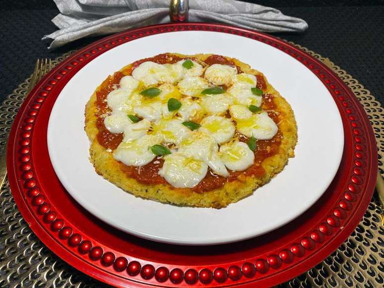 PIZZA MARGHERITA EM CROSTA DE COUVE-FLOR