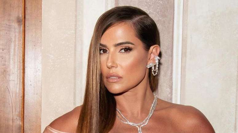 Deborah Secco says she was naked to meet her daughter’s nanny