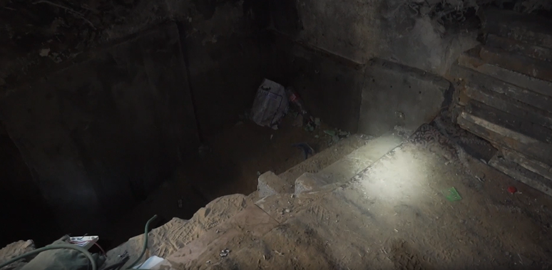 Israel divulga imagens de t&uacute;nel com 20 metros de profundidade usado como cativeiro para ref&eacute;ns; veja