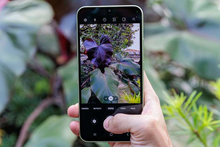 Galaxy A35 is expected to have a new main camera (Image: Ivo Meneghel Jr./Canaltech) Galaxy A35 is expected to have a new main camera (Image: Ivo Meneghel Jr./Canaltech)