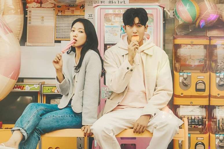 No dorama &lsquo;M&eacute;dicos em Colapso&rsquo;, a dupla de ex-rivais do col&eacute;gio se aproxima de forma inesperada 