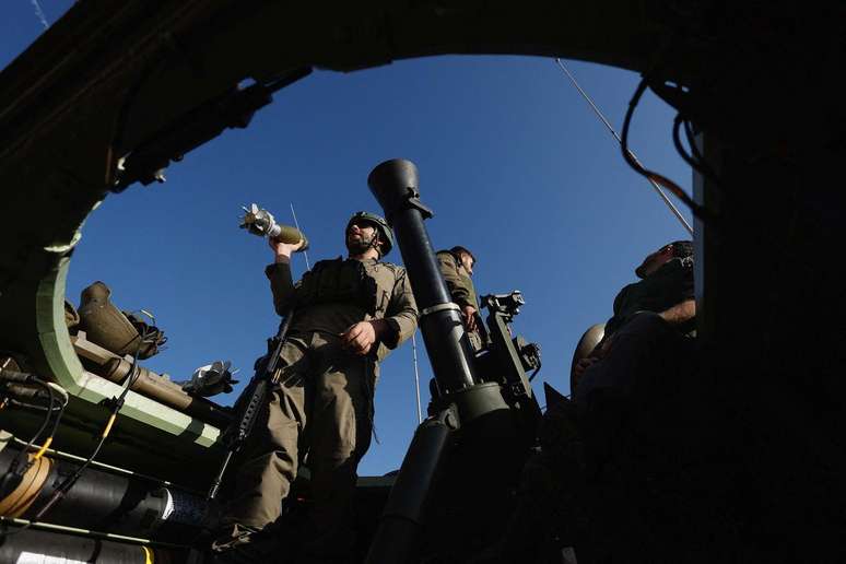O Exército de Israel afirmou que 21 dos seus soldados foram mortos na segunda-feira (23/1) em Gaza