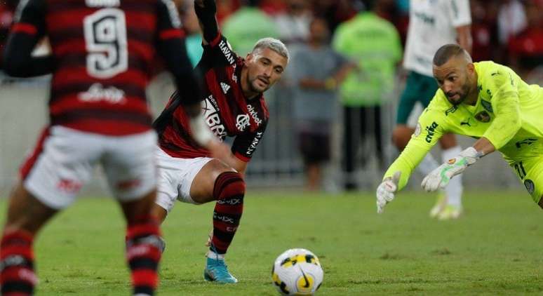  Flamengo e Palmeiras são os dois clubes mais valiosos do Brasil.