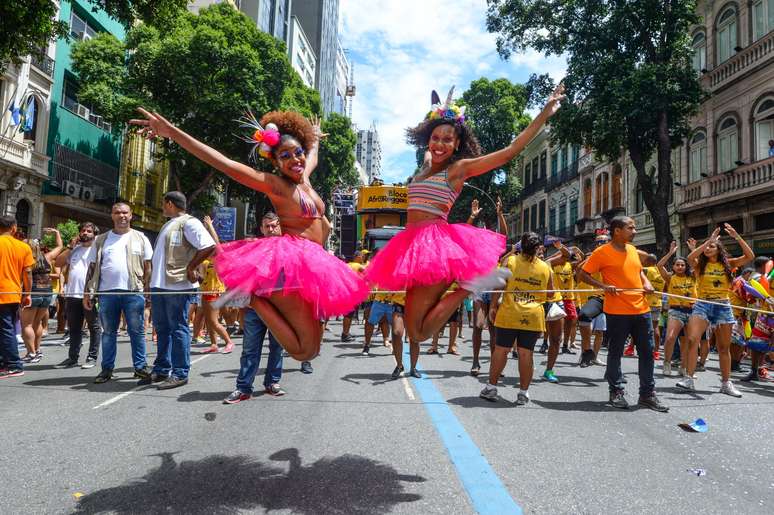 Blocos tomam as ruas da capital carioca neste final de semana