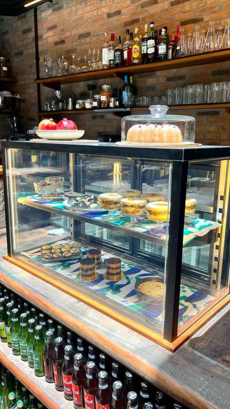 Casa Tavares is offering food, drinks and coupons at the warehouse’s debut