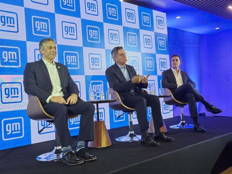 Amin, Chamorro e Rua, executivos da GM, durante o an&uacute;ncio feito em Bras&iacute;lia