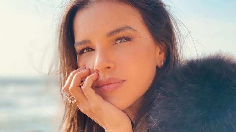 Mariana Rios Shows Off Slim Body in Paradise Setting: ‘Renewed Energy’
