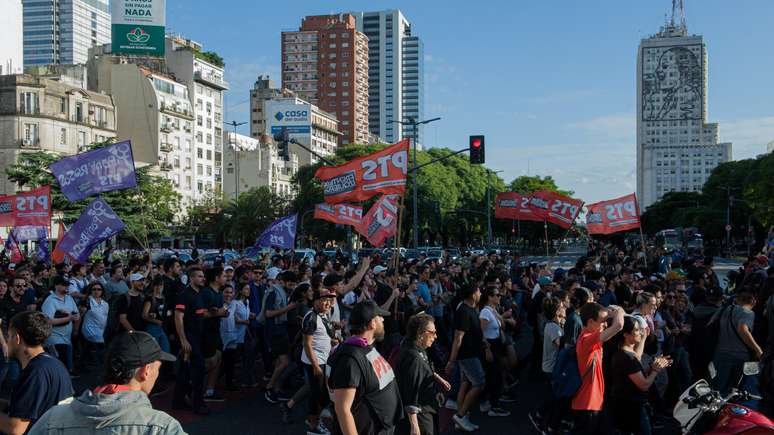 Greve está programada para durar até as 0h desta quinta-feira, 25.