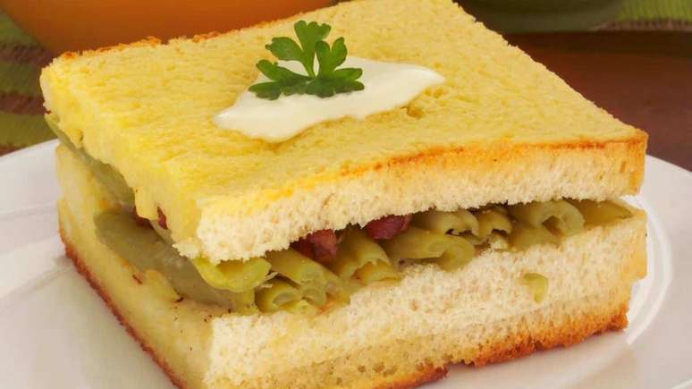 Green bean cake: simple and delicious recipe for using the ingredient