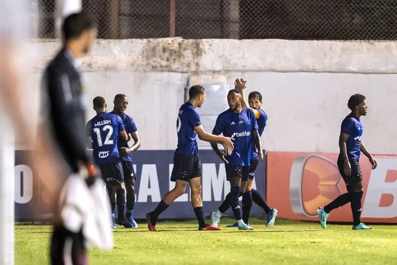 Cruzeiro vence pelo Mineiro 
