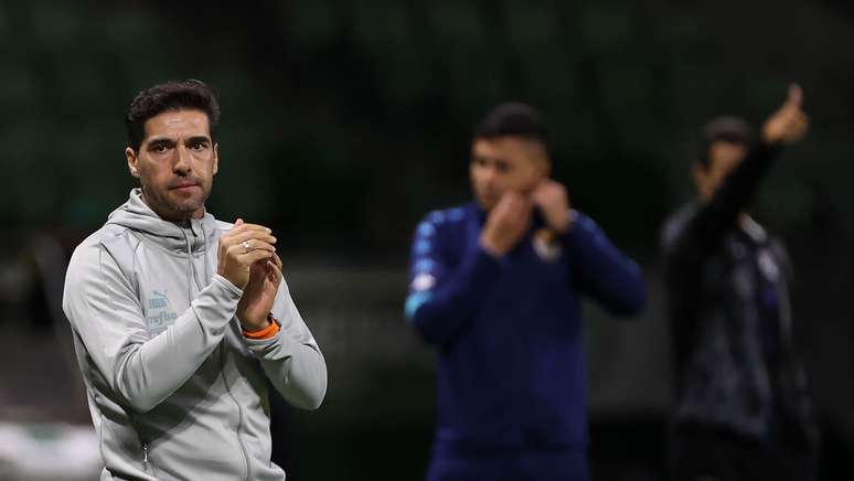 Sem Endrick, Abel Ferreira comenta possíveis mudanças estratégicas no Palmeiras: 'Quero dar oportunidade a toda a gente'. 