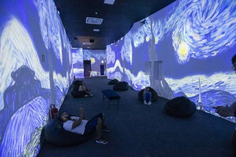 Sala relaxante conquistou Yuki Ishiky Campos Silva, que foi &agrave; exposi&ccedil;&atilde;o com a filha e a mulher