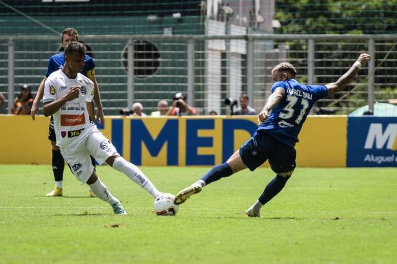 Cruzeiro recebe Athletic em Sete Lagos em busca dos 100% de aproveitamento.