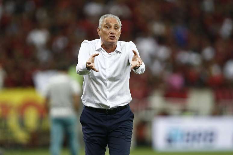 Tite, técnico do Flamengo, na beira do gramado (Photo by Wagner Meier/Getty Images)