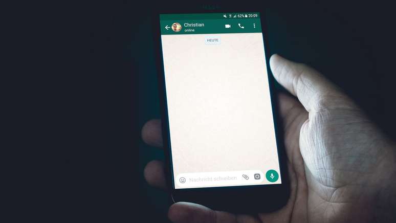 What is toast on WhatsApp?