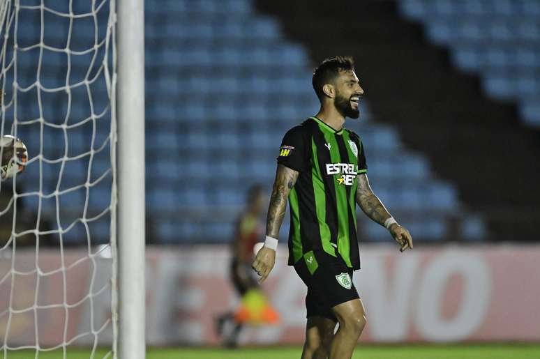 Atacante Gonzalo Mastriani em sua provável despedida do América-MG - 