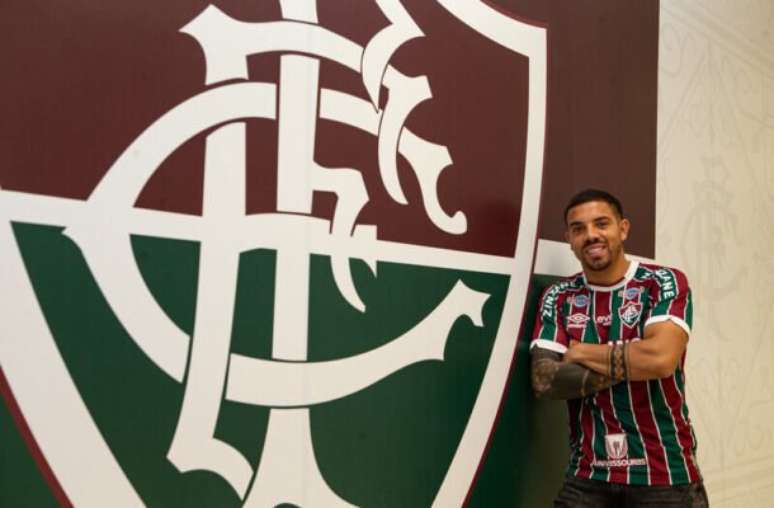 Fotos: Lucas Merçon/FFC - Legenda: Novo reforço do Fluminense é regularizado no BID